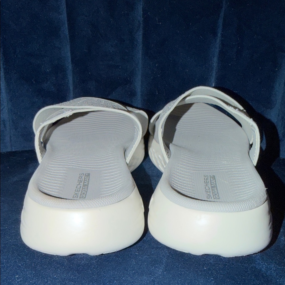 Skechers Goga Mat Women's Silver Shimmer Slide Sandals Size 8 - Picture 3 of 7